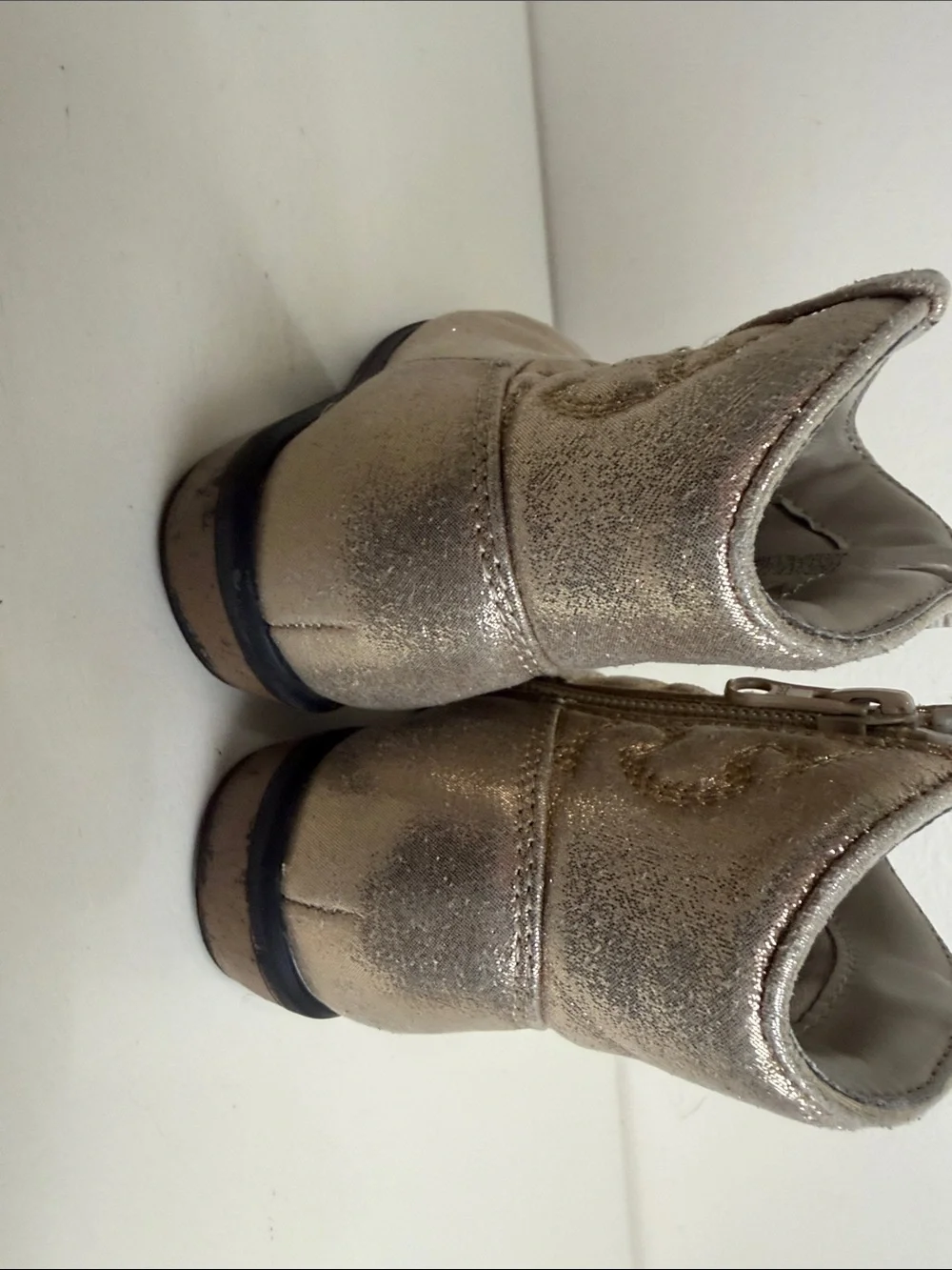 (2288) Cat & Jack Girls Metallic Gold Glitter Ankle Cowboy Boots, Size: 8